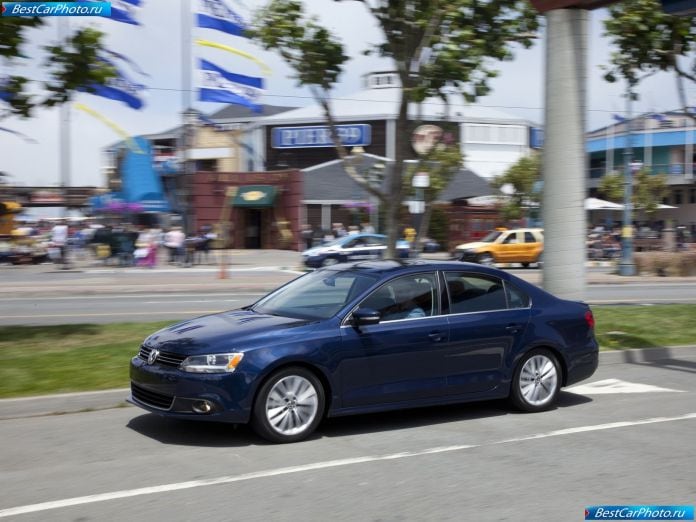 2011 Volkswagen Jetta - фотография 25 из 85