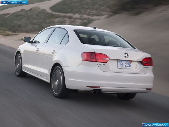 2011 Volkswagen Jetta - фотография 43 из 85