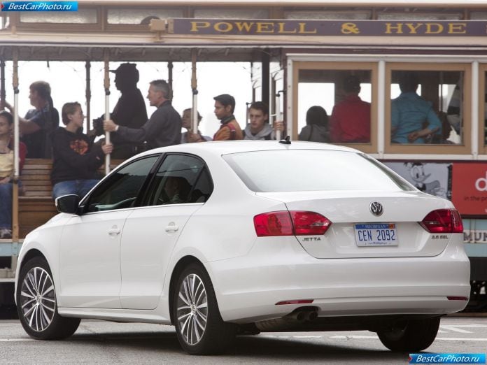 2011 Volkswagen Jetta - фотография 44 из 85