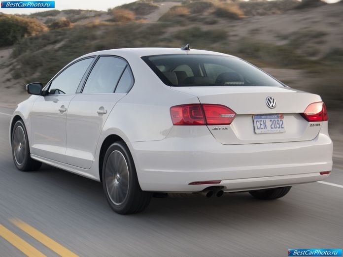 2011 Volkswagen Jetta - фотография 46 из 85