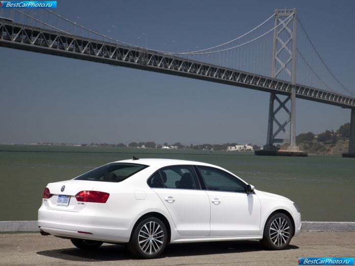 2011 Volkswagen Jetta - фотография 47 из 85