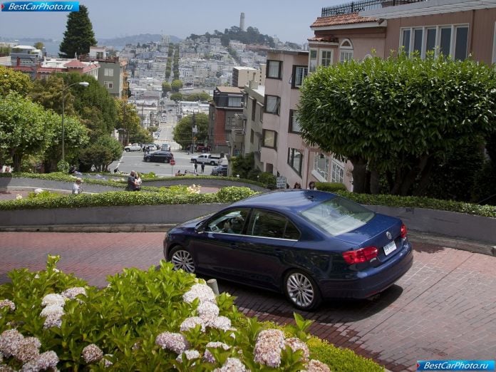 2011 Volkswagen Jetta - фотография 51 из 85