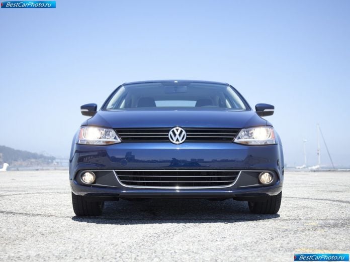 2011 Volkswagen Jetta - фотография 52 из 85