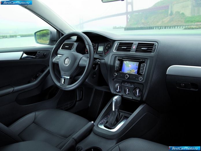 2011 Volkswagen Jetta - фотография 58 из 85