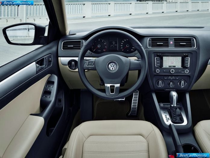 2011 Volkswagen Jetta - фотография 59 из 85