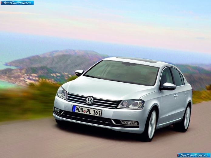 2011 Volkswagen Passat - фотография 1 из 35