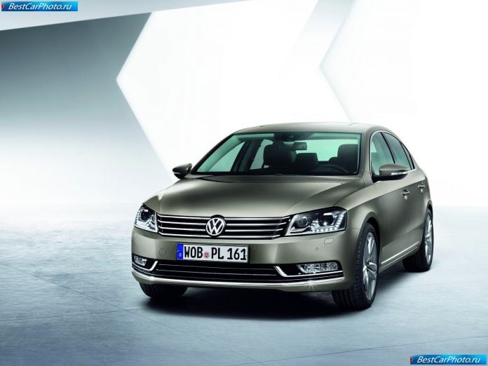 2011 Volkswagen Passat - фотография 14 из 35