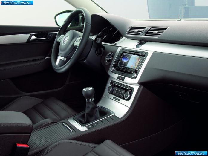 2011 Volkswagen Passat - фотография 22 из 35