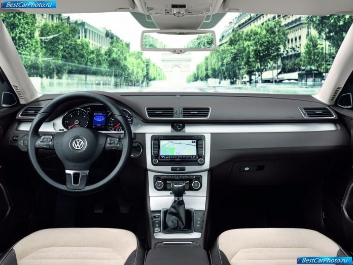 2011 Volkswagen Passat Estate - фотография 18 из 28 2011 Volkswagen Passat Estate - фотография 18 из 28