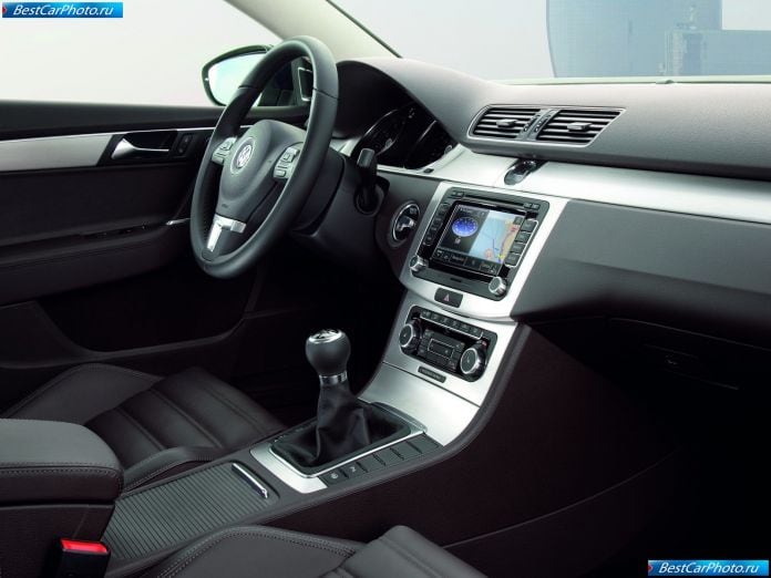 2011 Volkswagen Passat Estate - фотография 20 из 28 2011 Volkswagen Passat Estate - фотография 20 из 28