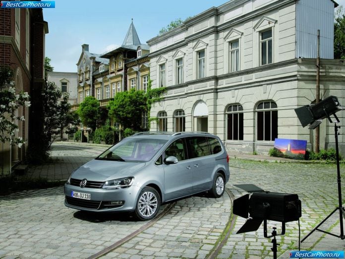 2011 Volkswagen Sharan - фотография 10 из 72