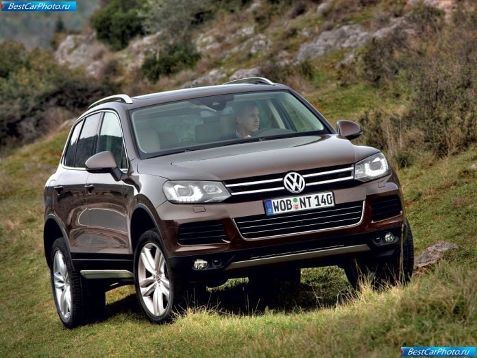 2011 Volkswagen Touareg - фотография 1 из 113