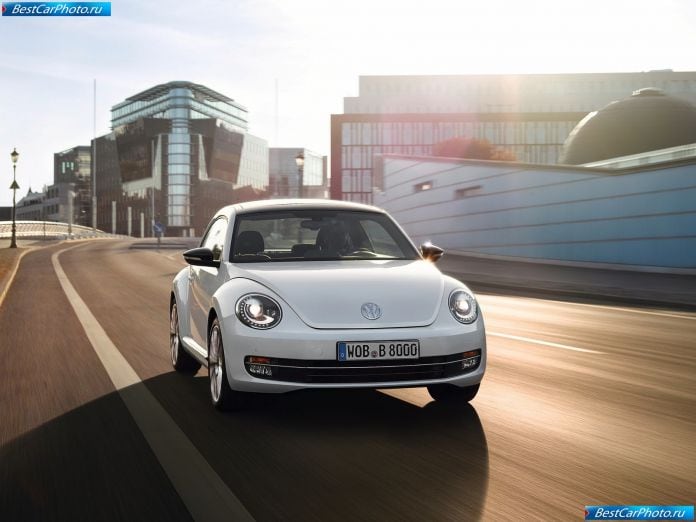 2012 Volkswagen Beetle - фотография 7 из 84