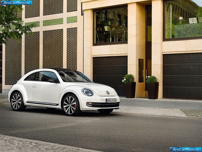 2012 Volkswagen Beetle - фотография 9 из 84