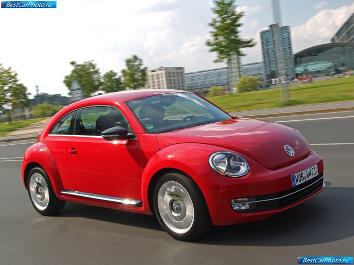 2012 Volkswagen Beetle - фотография 17 из 84