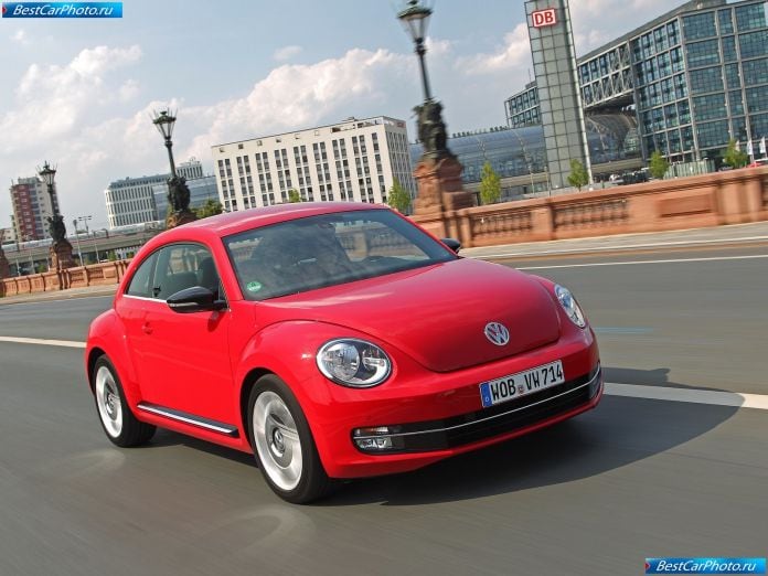 2012 Volkswagen Beetle - фотография 19 из 84