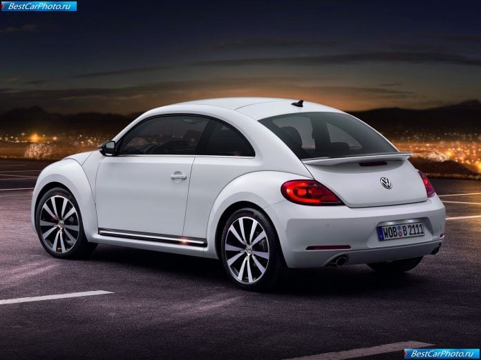 2012 Volkswagen Beetle - фотография 30 из 84