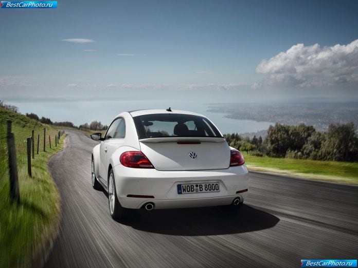 2012 Volkswagen Beetle - фотография 36 из 84