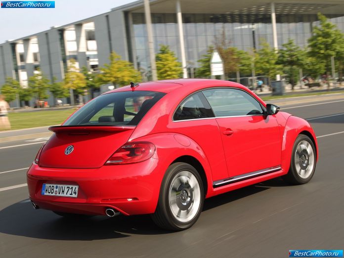2012 Volkswagen Beetle - фотография 42 из 84