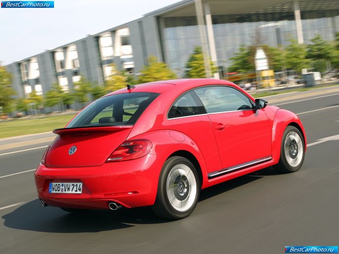 2012 Volkswagen Beetle - фотография 43 из 84