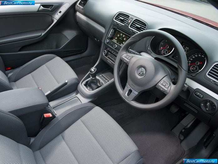 2012 Volkswagen Golf Cabriolet - фотография 80 из 111