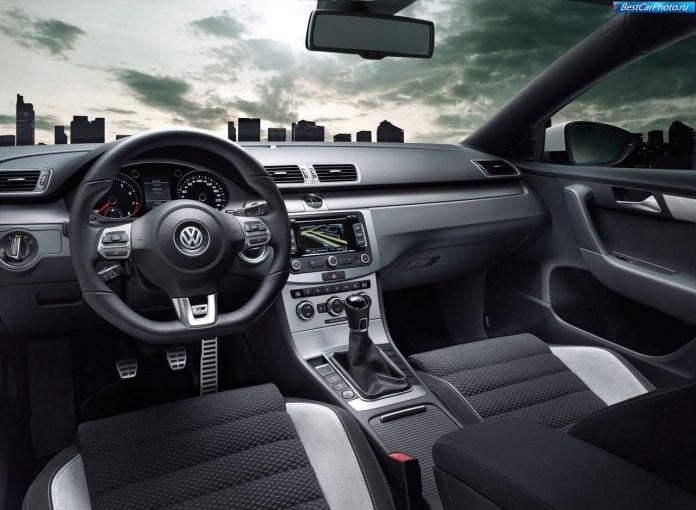 2012 Volkswagen Passat R-line - фотография 2 из 6 2012 Volkswagen Passat R-line - фотография 2 из 6