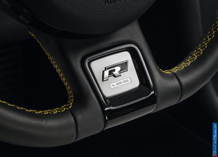 2013 Volkswagen Beetle GSR - фотография 14 из 27 2013 Volkswagen Beetle GSR - фотография 14 из 27