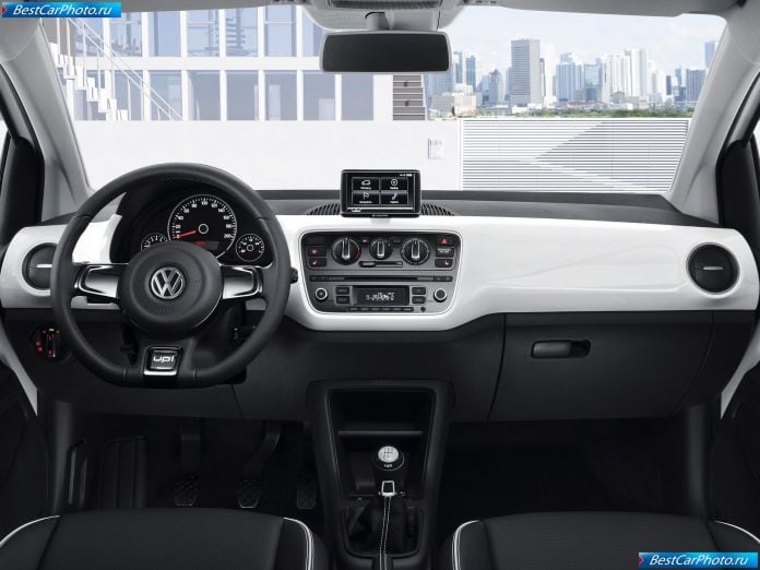 2013 Volkswagen Up - фотография 61 из 87