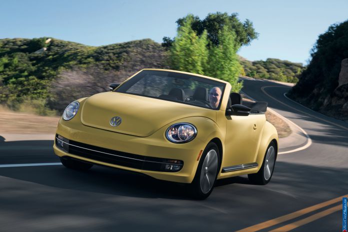 2013 Volkswagen Beetle Convertible - фотография 1 из 42 2013 Volkswagen Beetle Convertible - фотография 1 из 42
