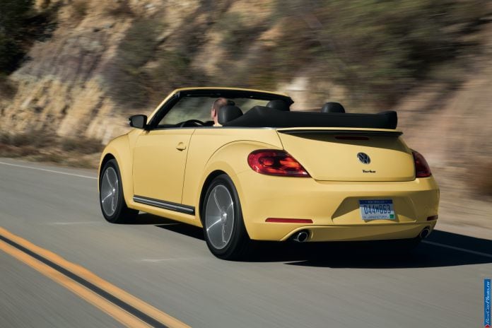 2013 Volkswagen Beetle Convertible - фотография 5 из 42
