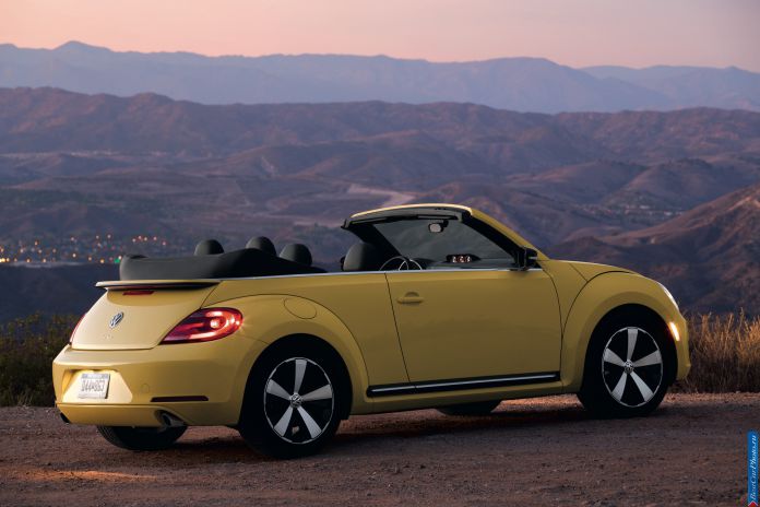 2013 Volkswagen Beetle Convertible - фотография 6 из 42 2013 Volkswagen Beetle Convertible - фотография 6 из 42