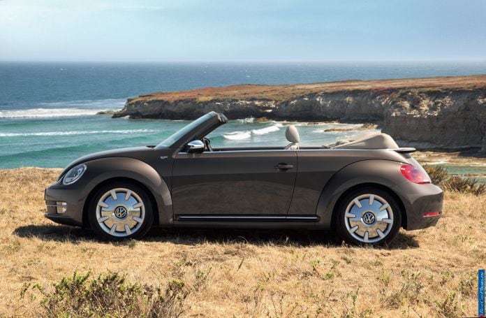 2013 Volkswagen Beetle Convertible - фотография 22 из 42