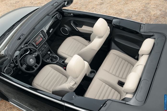 2013 Volkswagen Beetle Convertible - фотография 41 из 42