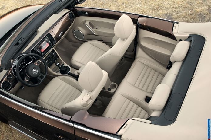 2013 Volkswagen Beetle Convertible - фотография 42 из 42