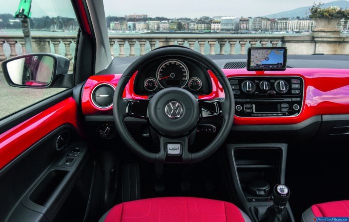 2013 Volkswagen Cross Up! - фотография 24 из 26