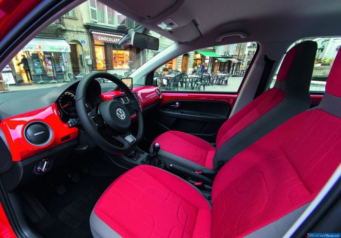 2013 Volkswagen Cross Up! - фотография 25 из 26