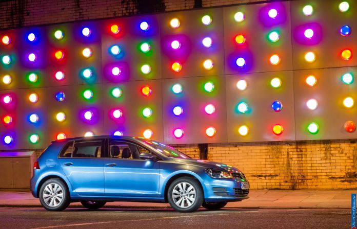 2013 Volkswagen Golf UK-version - фотография 12 из 90