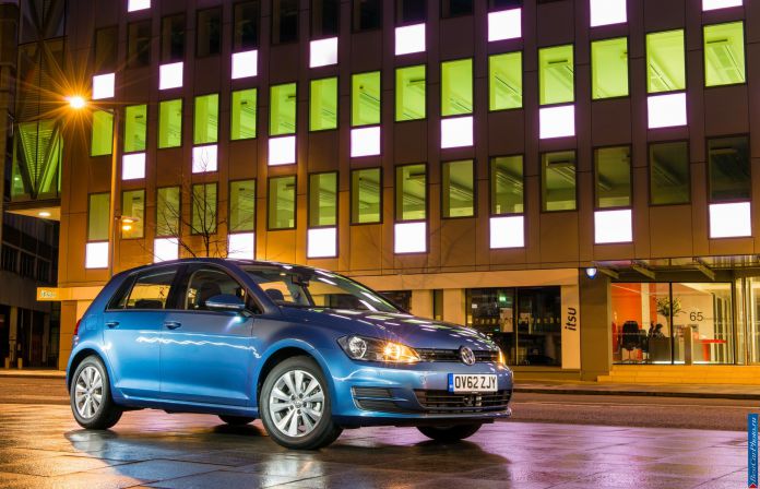 2013 Volkswagen Golf UK-version - фотография 14 из 90
