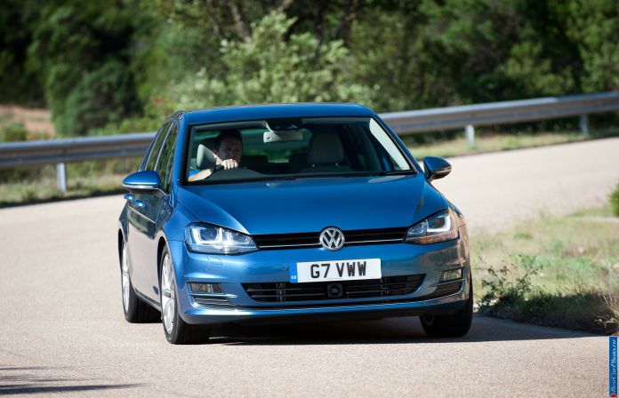 2013 Volkswagen Golf UK-version - фотография 15 из 90