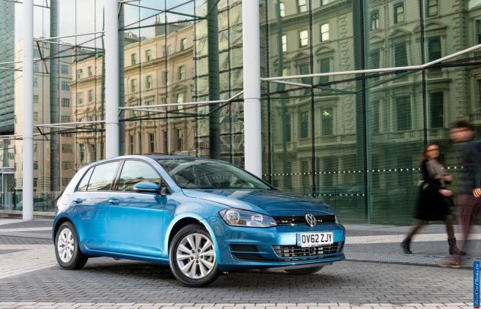 2013 Volkswagen Golf UK-version - фотография 27 из 90