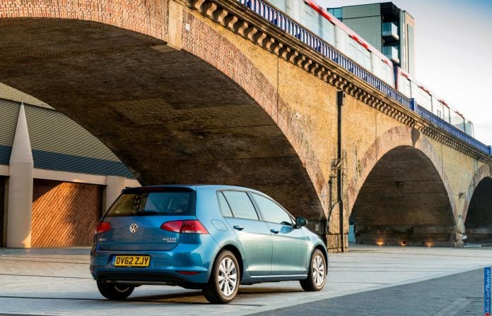 2013 Volkswagen Golf UK-version - фотография 35 из 90 2013 Volkswagen Golf UK-version - фотография 35 из 90