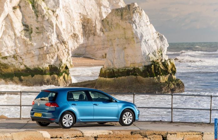2013 Volkswagen Golf UK-version - фотография 36 из 90