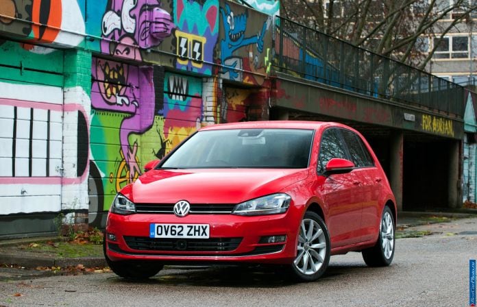 2013 Volkswagen Golf UK-version - фотография 38 из 90