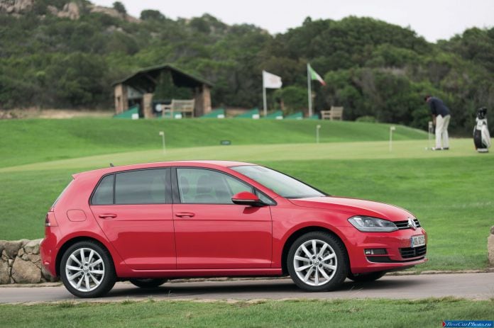 2013 Volkswagen Golf VII - фотография 34 из 99