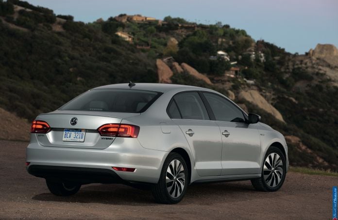 2013 Volkswagen Jetta Hybryd - фотография 2 из 7
