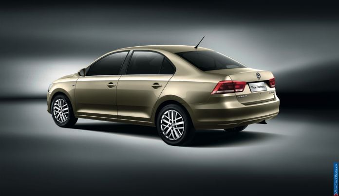 2013 Volkswagen Santana - фотография 2 из 5