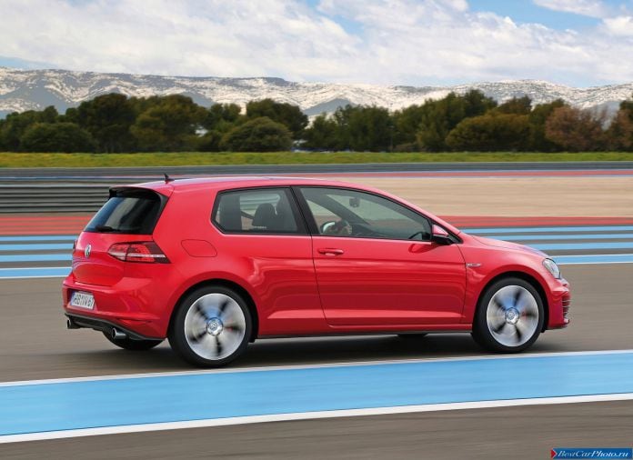 2014 Volkswagen Golf GTI - фотография 33 из 54
