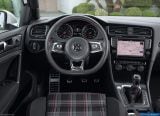 volkswagen_2014-golf_gti_1600x1200_040.jpg