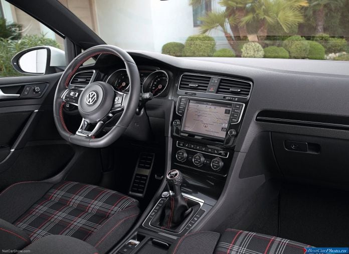 2014 Volkswagen Golf GTI - фотография 42 из 54
