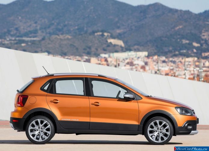 2014 Volkswagen CrossPolo - фотография 9 из 25 2014 Volkswagen CrossPolo - фотография 9 из 25